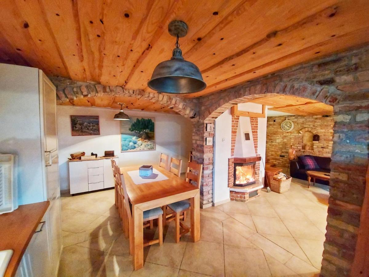 Peter'S Pine Cottage Korenica Esterno foto