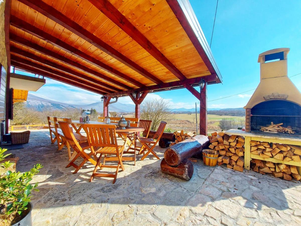 Peter'S Pine Cottage Korenica Esterno foto