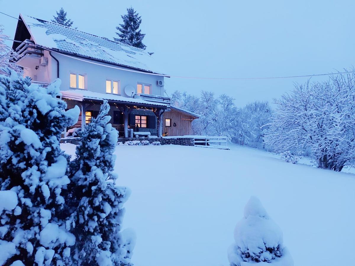 Peter'S Pine Cottage Korenica Esterno foto