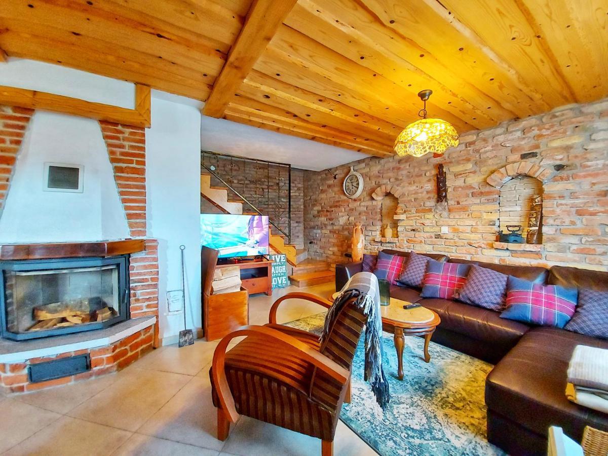 Peter'S Pine Cottage Korenica Esterno foto